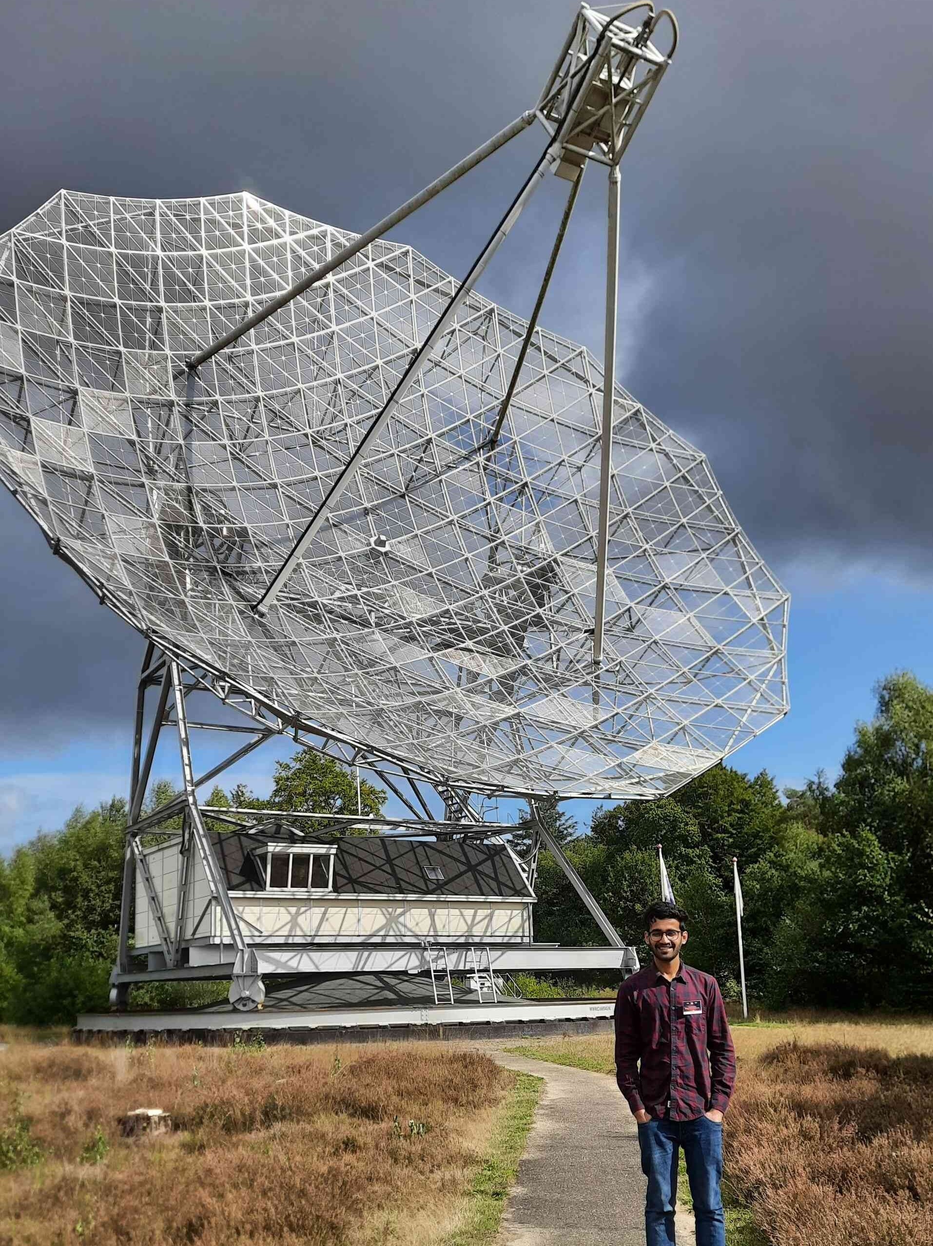 Picture in front of the historic Dwingeloo 25-m radio telescope taken in September 2022